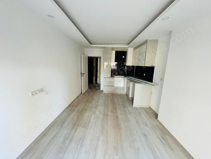 CUMHURİYETTE KAT VE CEPHE SEÇENEKLİ GENİŞ 1+1 LER 