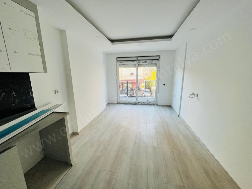 CUMHURİYETTE KAT VE CEPHE SEÇENEKLİ GENİŞ 1+1 LER 