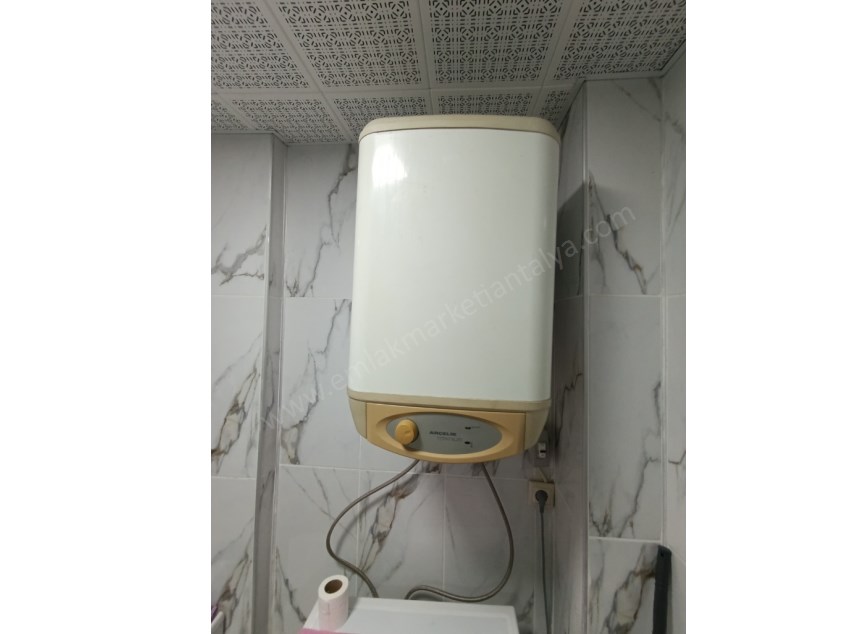  KONUKSEVERDE , İÇİ YENİLENMİŞ , HER YERE YAKIN 3+1 SATILIK DAİRE