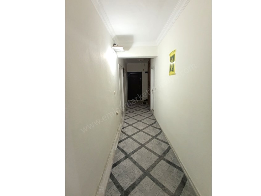  KONUKSEVERDE , İÇİ YENİLENMİŞ , HER YERE YAKIN 3+1 SATILIK DAİRE