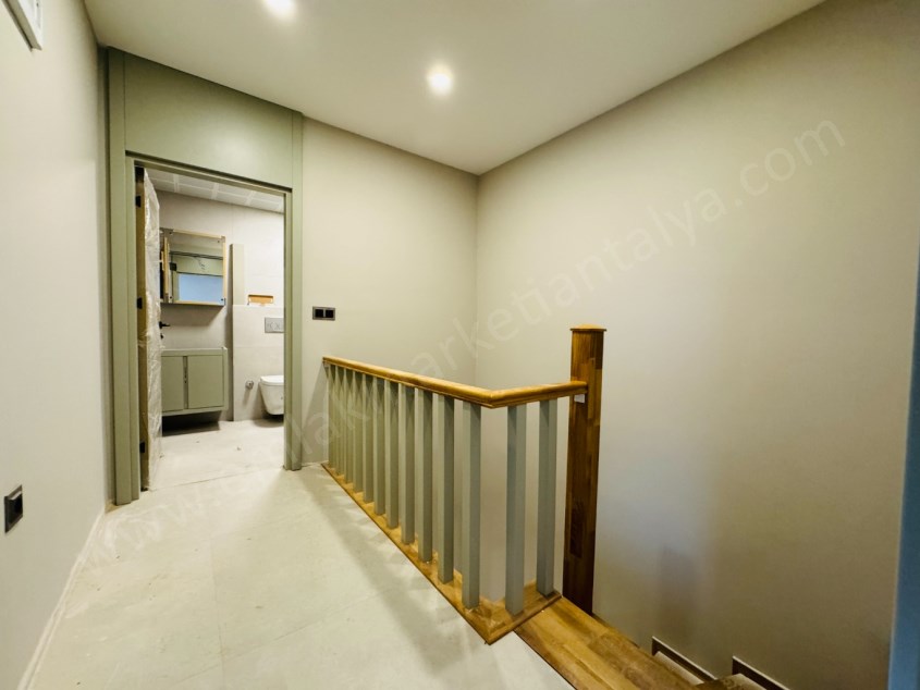 TEK YETKİLİ !!! ZERDALİLİKTE SIFIR D.GAZLI ÇİFT BANYOLU 3+1