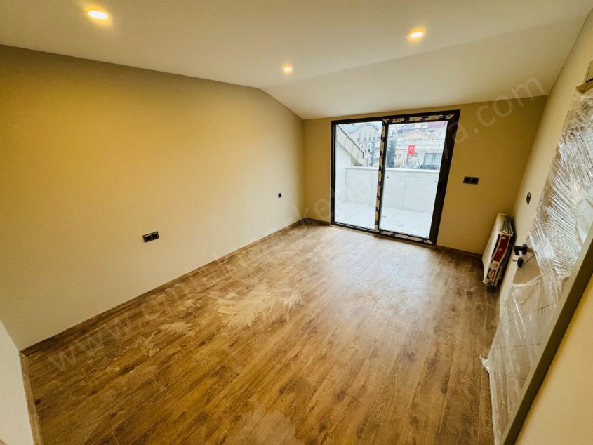 TEK YETKİLİ !!! ZERDALİLİKTE SIFIR D.GAZLI ÇİFT BANYOLU 3+1