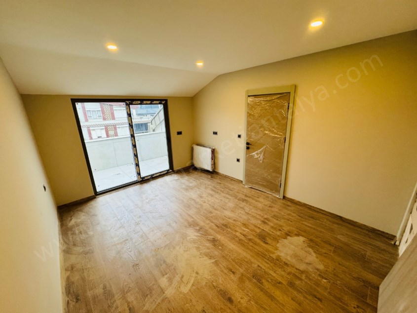 TEK YETKİLİ !!! ZERDALİLİKTE SIFIR D.GAZLI ÇİFT BANYOLU 3+1