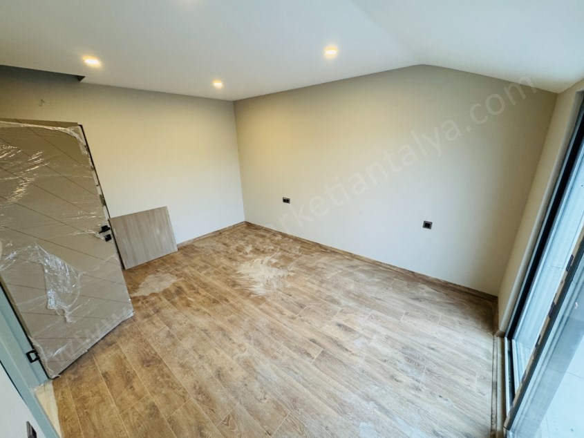 TEK YETKİLİ !!! ZERDALİLİKTE SIFIR D.GAZLI ÇİFT BANYOLU 3+1