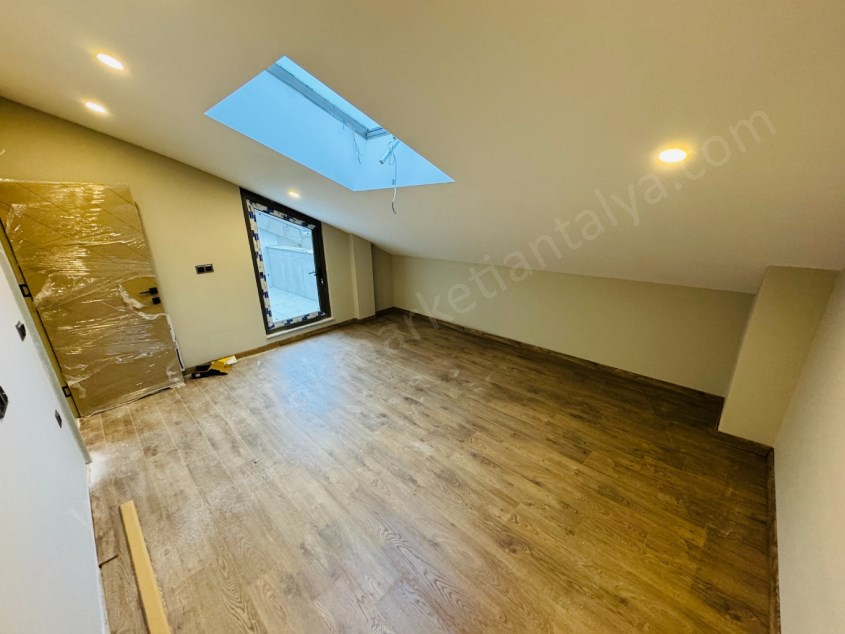 TEK YETKİLİ !!! ZERDALİLİKTE SIFIR D.GAZLI ÇİFT BANYOLU 3+1