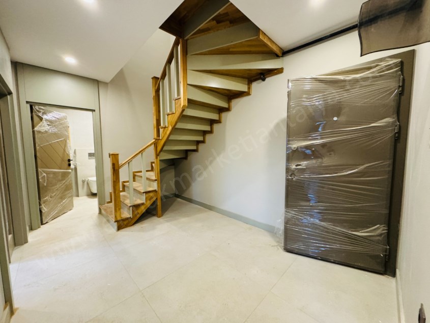 TEK YETKİLİ !!! ZERDALİLİKTE SIFIR D.GAZLI ÇİFT BANYOLU 3+1