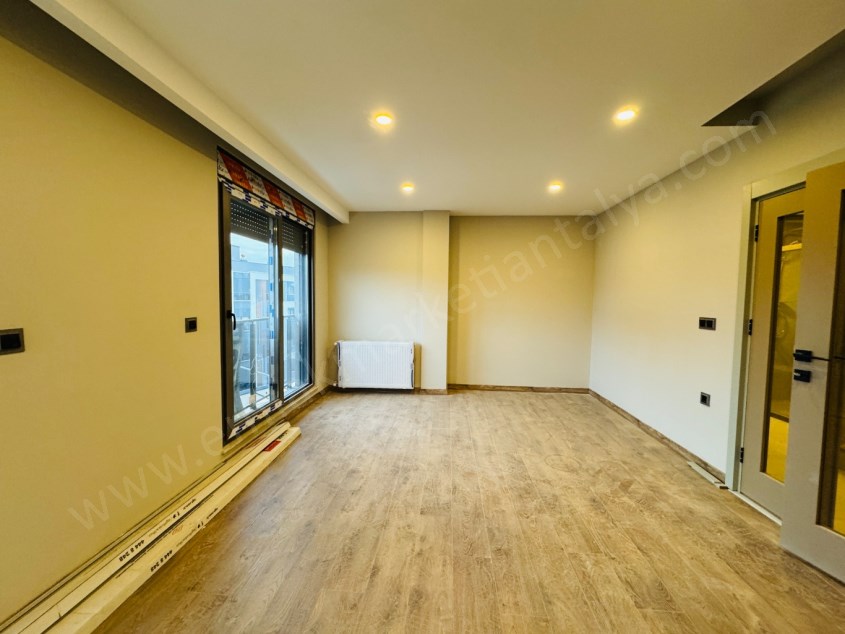 TEK YETKİLİ !!! ZERDALİLİKTE SIFIR D.GAZLI ÇİFT BANYOLU 3+1