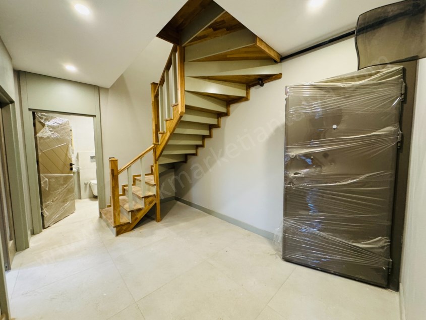 TEK YETKİLİ !!! ZERDALİLİKTE SIFIR D.GAZLI ÇİFT BANYOLU 3+1