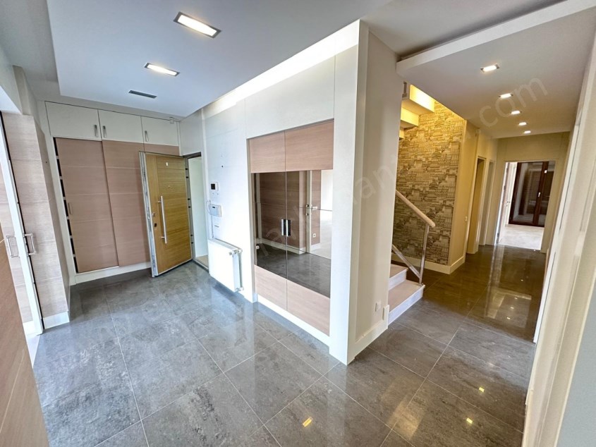 KONAKLAR BÖLGESİNDE FULL DONANIMLI GENİŞ LÜKS 4+1 DUBLEKS 