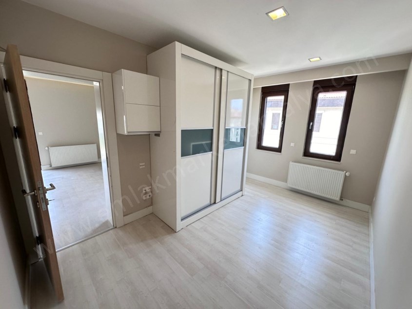 KONAKLAR BÖLGESİNDE FULL DONANIMLI GENİŞ LÜKS 4+1 DUBLEKS 