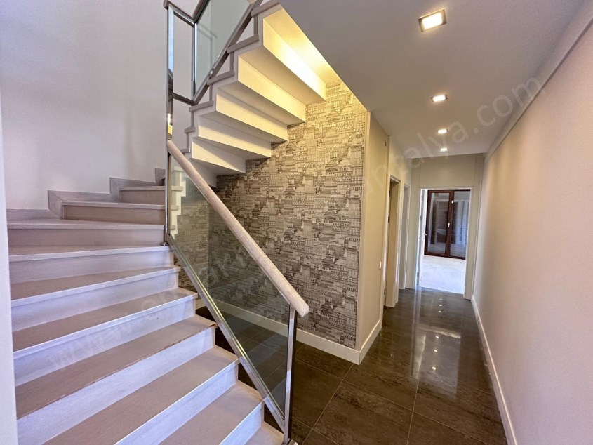 KONAKLAR BÖLGESİNDE FULL DONANIMLI GENİŞ LÜKS 4+1 DUBLEKS 