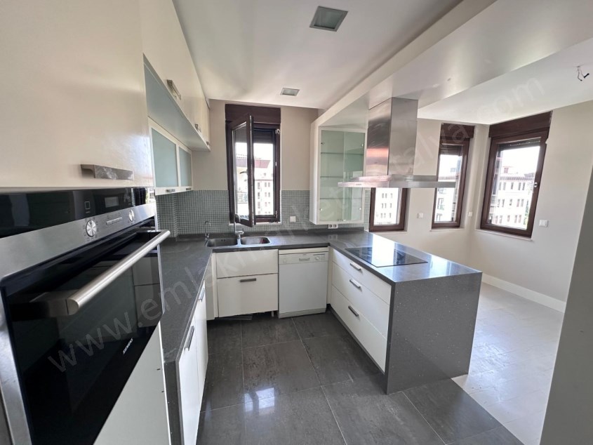 KONAKLAR BÖLGESİNDE FULL DONANIMLI GENİŞ LÜKS 4+1 DUBLEKS 