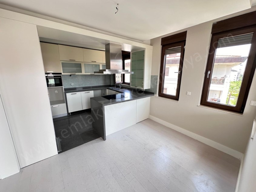 KONAKLAR BÖLGESİNDE FULL DONANIMLI GENİŞ LÜKS 4+1 DUBLEKS 