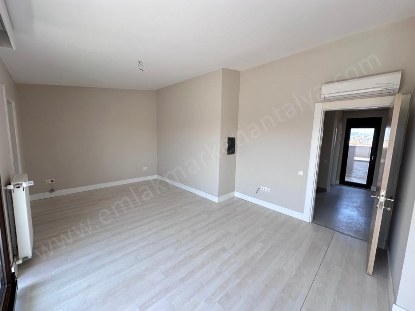 KONAKLAR BÖLGESİNDE FULL DONANIMLI GENİŞ LÜKS 4+1 DUBLEKS 