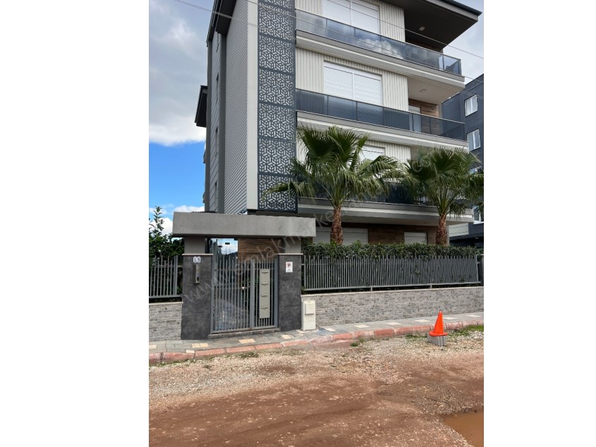 VİLLA TADINDA ÇOK KEYİFLİ KATTA TEK ÇOK GENİŞ