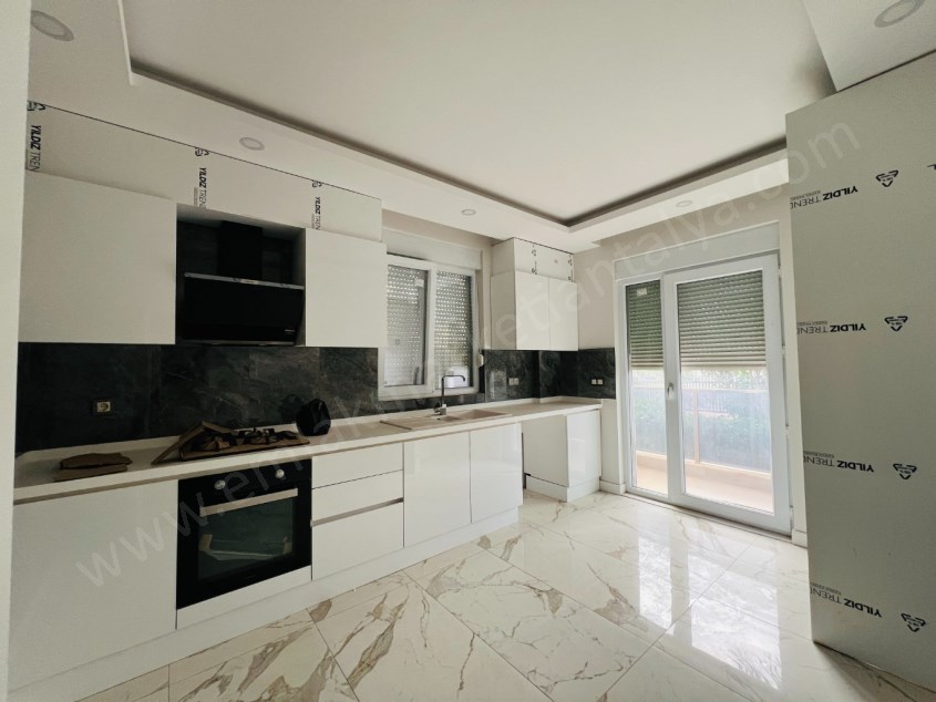 VİLLA TADINDA ÇOK KEYİFLİ KATTA TEK ÇOK GENİŞ