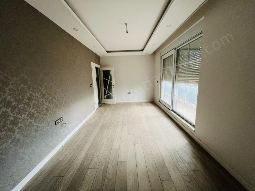 VİLLA TADINDA ÇOK KEYİFLİ KATTA TEK ÇOK GENİŞ