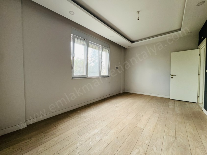 VİLLA TADINDA ÇOK KEYİFLİ KATTA TEK ÇOK GENİŞ