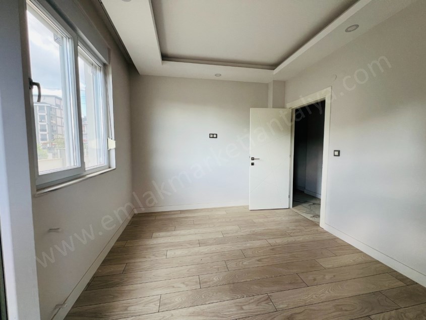 VİLLA TADINDA ÇOK KEYİFLİ KATTA TEK ÇOK GENİŞ