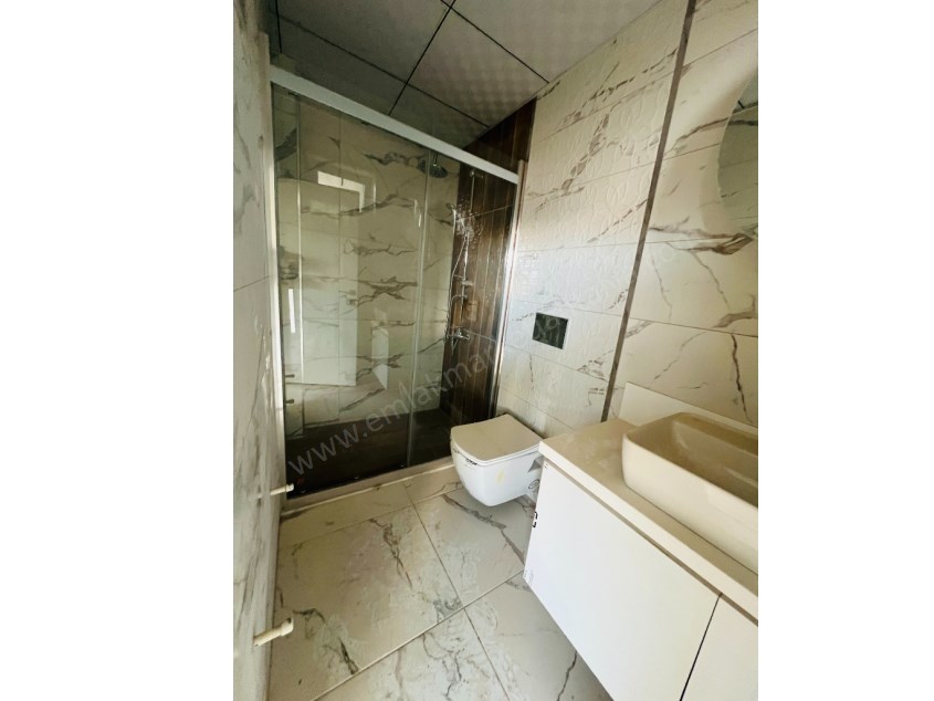 VİLLA TADINDA ÇOK KEYİFLİ KATTA TEK ÇOK GENİŞ