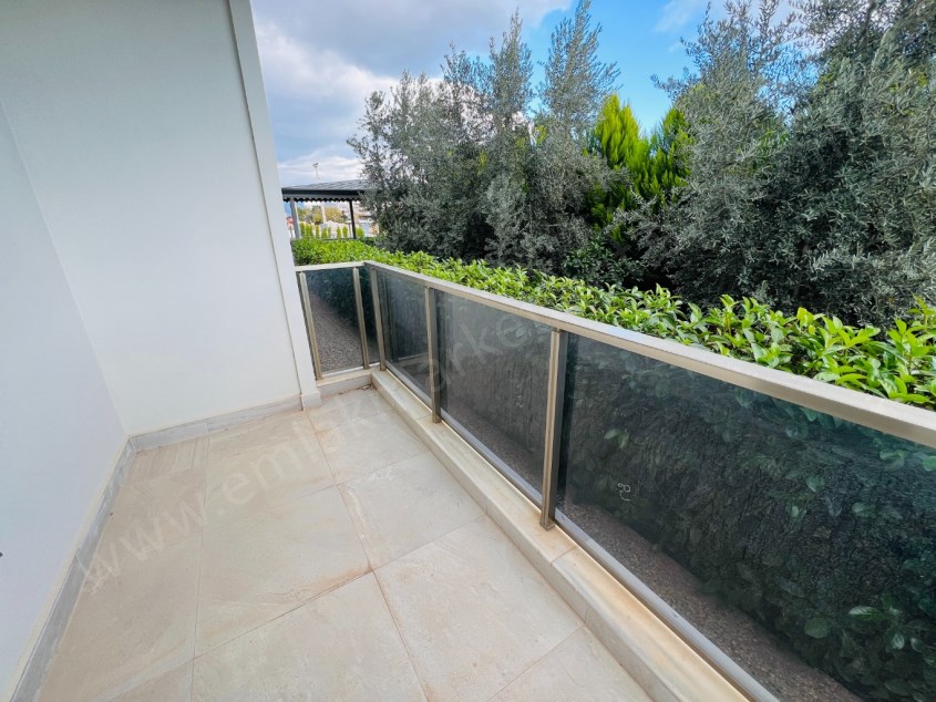 VİLLA TADINDA ÇOK KEYİFLİ KATTA TEK ÇOK GENİŞ