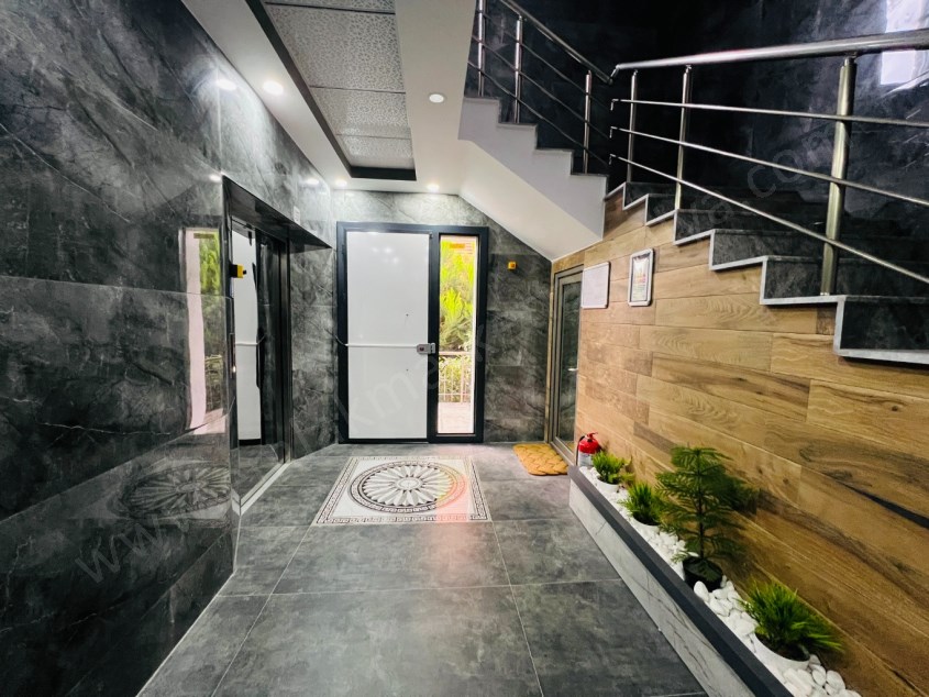 VİLLA TADINDA ÇOK KEYİFLİ KATTA TEK ÇOK GENİŞ