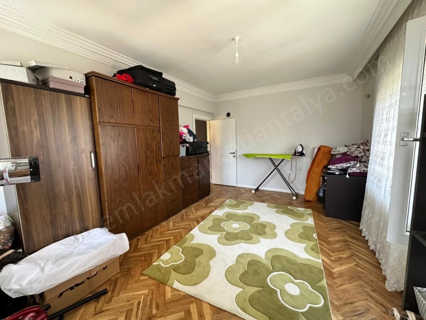 DENİZE 100 METRE MESAFEDE İÇİ YAPILI GENİŞ 3+1 