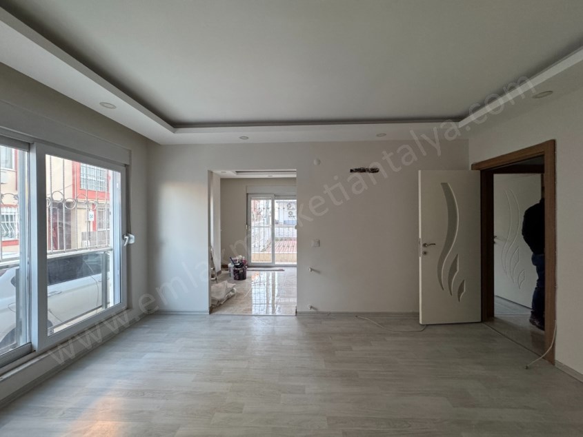 BÜYÜKŞEHİR BELEDİYE YANINDA HER ŞEYİ AYRI 2+1 DAİRE 