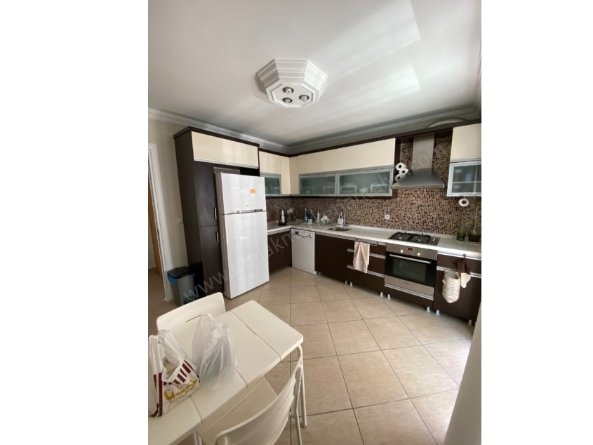  HAVUZLU SİTE İÇERİSİNDE GENİŞ  3+1 