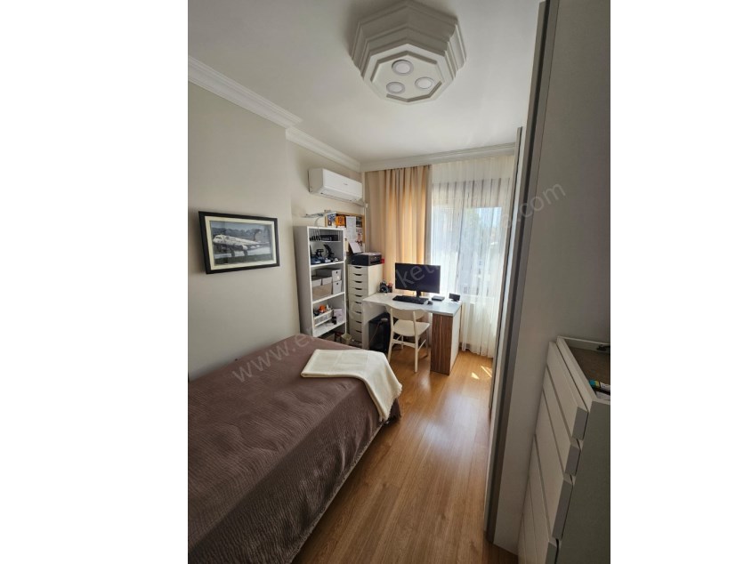  HAVUZLU SİTE İÇERİSİNDE GENİŞ  3+1 