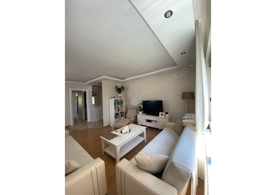  HAVUZLU SİTE İÇERİSİNDE GENİŞ  3+1 