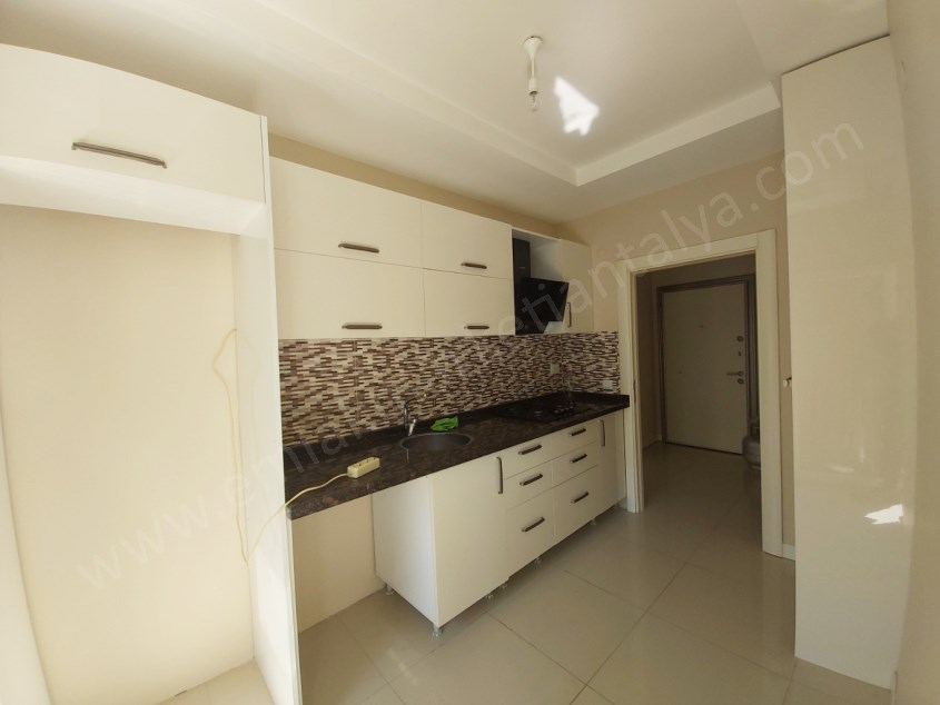 KIZILTOPRAKTA FULL DONANIMLI SİTE İÇİ 2+1 DAİRE VE YAŞAM ALANI