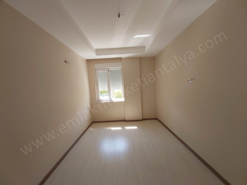 KIZILTOPRAKTA FULL DONANIMLI SİTE İÇİ 2+1 DAİRE VE YAŞAM ALANI