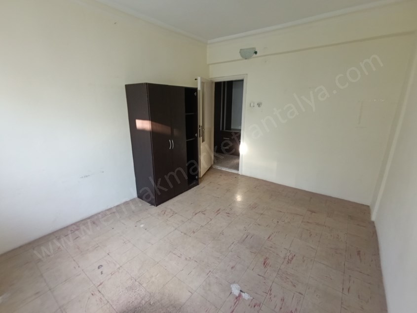 MEVLANA KAVŞAĞINDA 75.YIL LİSESİ  VE BÜYÜKŞEHİR BELEDİYESİ YAKINI KİRALIK DAİRE