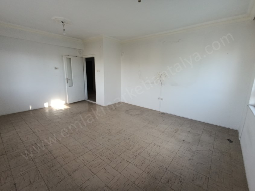 MEVLANA KAVŞAĞINDA 75.YIL LİSESİ  VE BÜYÜKŞEHİR BELEDİYESİ YAKINI KİRALIK DAİRE