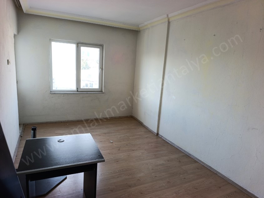 MEVLANA KAVŞAĞINDA 75.YIL LİSESİ  VE BÜYÜKŞEHİR BELEDİYESİ YAKINI KİRALIK DAİRE