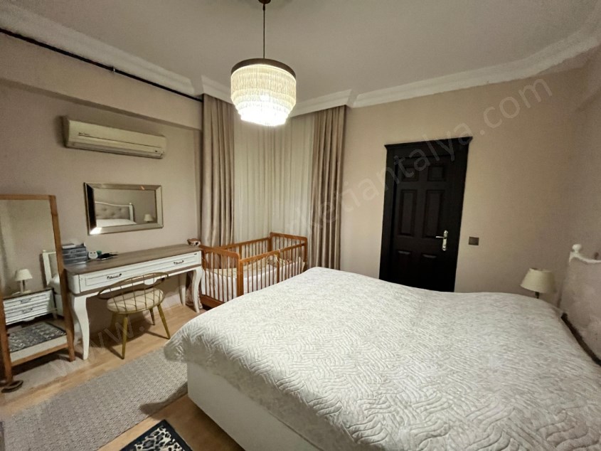 ONUR SİTESİNDE ,  ARAKAT D.GAZLI EBV. BANYOLU 170 M² 3+1