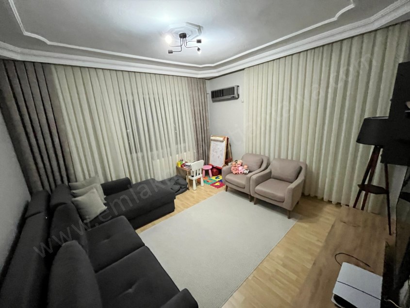 ONUR SİTESİNDE ,  ARAKAT D.GAZLI EBV. BANYOLU 170 M² 3+1