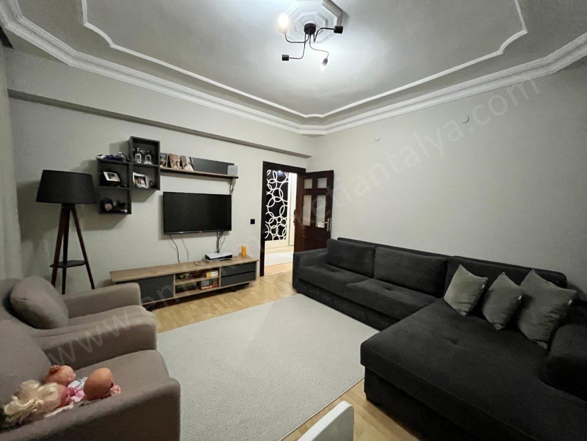 ONUR SİTESİNDE ,  ARAKAT D.GAZLI EBV. BANYOLU 170 M² 3+1