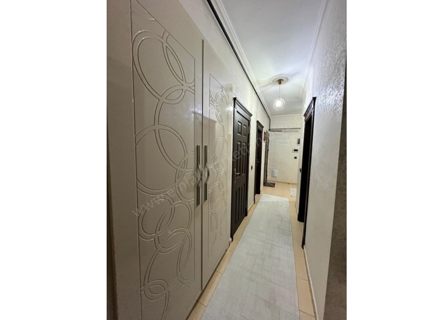 ONUR SİTESİNDE ,  ARAKAT D.GAZLI EBV. BANYOLU 170 M² 3+1