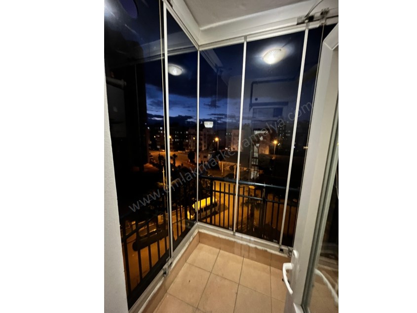 ONUR SİTESİNDE ,  ARAKAT D.GAZLI EBV. BANYOLU 170 M² 3+1