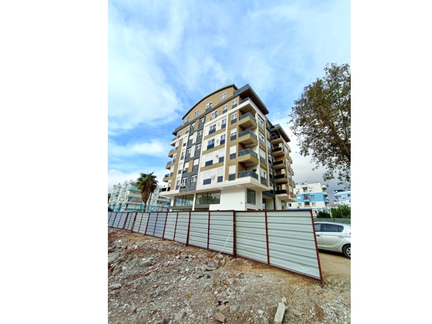 MEVLANA CADDE ARKASINDA ÇİFT BANYOLU SIFIR 4+1 FIRSAT DAİRE