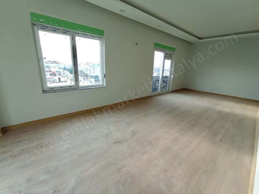 MEVLANA CADDE ARKASINDA ÇİFT BANYOLU SIFIR 4+1 FIRSAT DAİRE