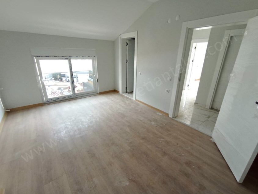 MEVLANA CADDE ARKASINDA ÇİFT BANYOLU SIFIR 4+1 FIRSAT DAİRE