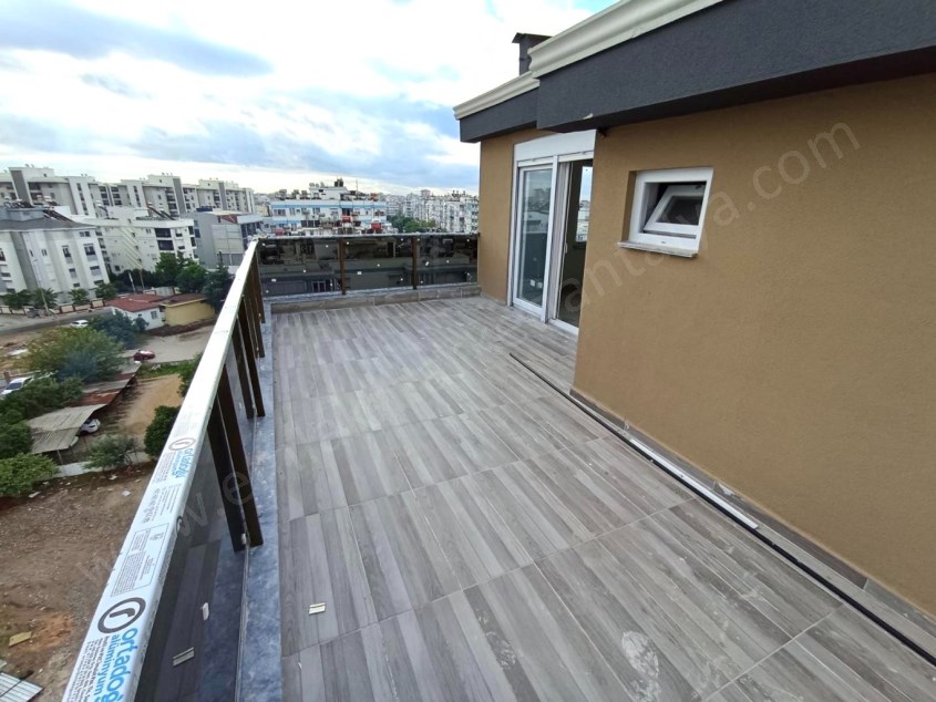MEVLANA CADDE ARKASINDA ÇİFT BANYOLU SIFIR 4+1 FIRSAT DAİRE
