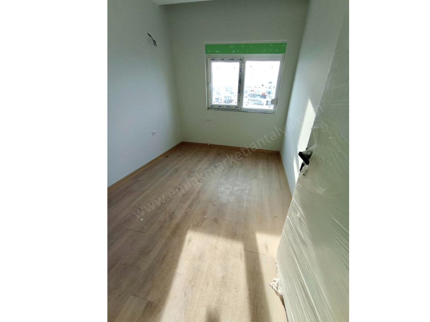 MEVLANA CADDE ARKASINDA ÇİFT BANYOLU SIFIR 4+1 FIRSAT DAİRE