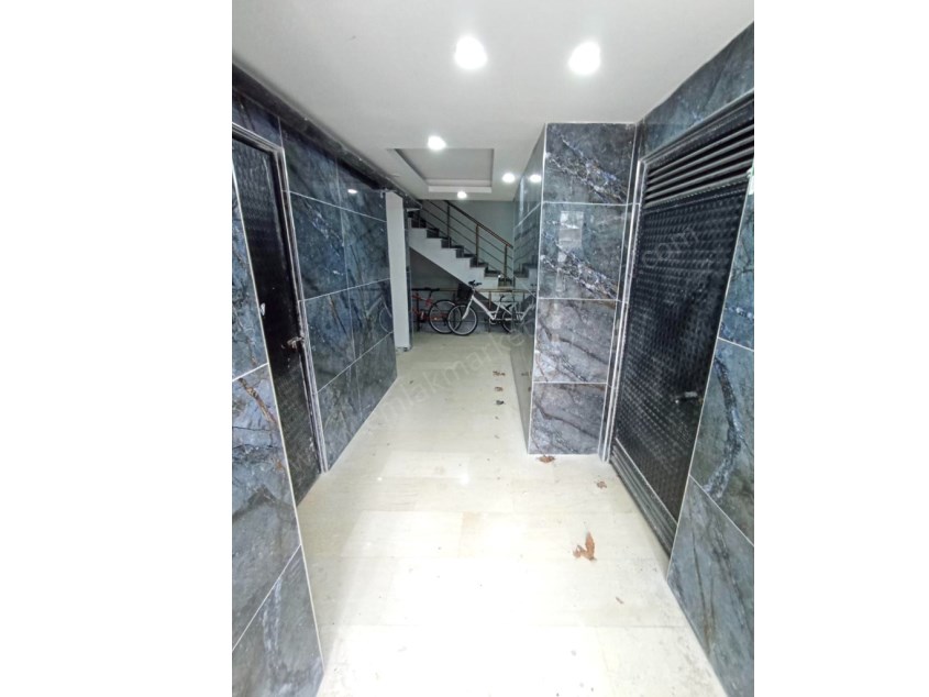 MEVLANA CADDE ARKASINDA ÇİFT BANYOLU SIFIR 4+1 FIRSAT DAİRE