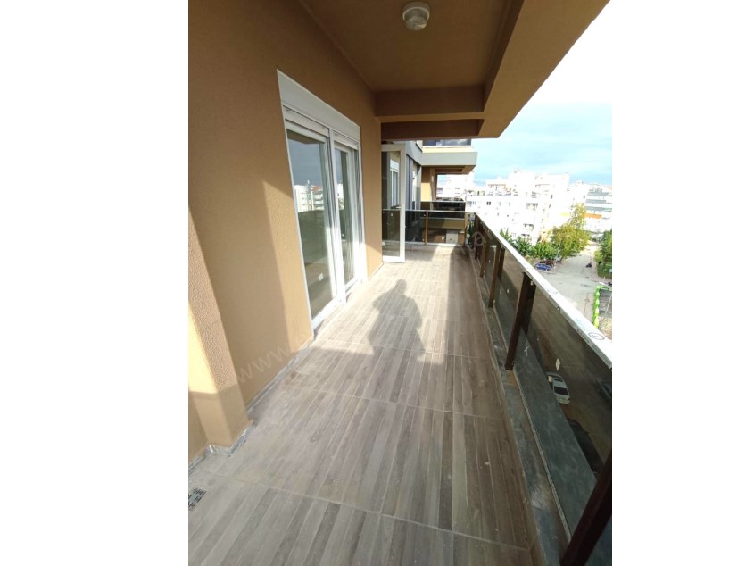 MEVLANA CADDE ARKASINDA ÇİFT BANYOLU SIFIR 4+1 FIRSAT DAİRE