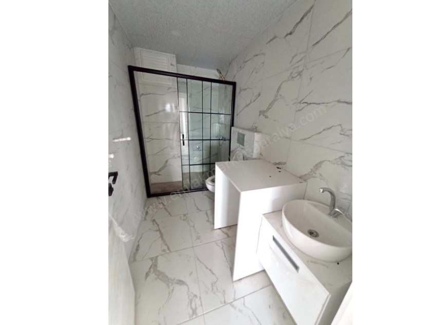 MEVLANA CADDE ARKASINDA ÇİFT BANYOLU SIFIR 4+1 FIRSAT DAİRE