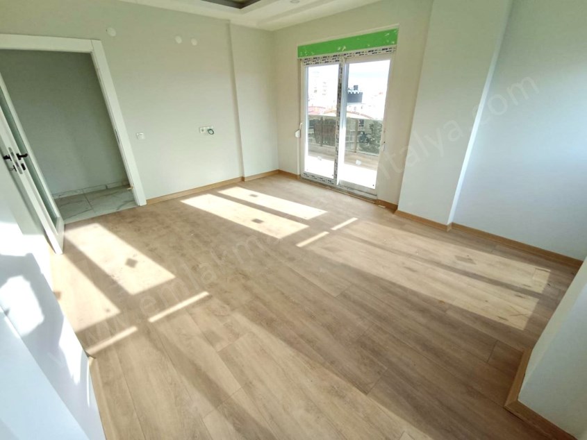 MEVLANA CADDE ARKASINDA ÇİFT BANYOLU SIFIR 4+1 FIRSAT DAİRE